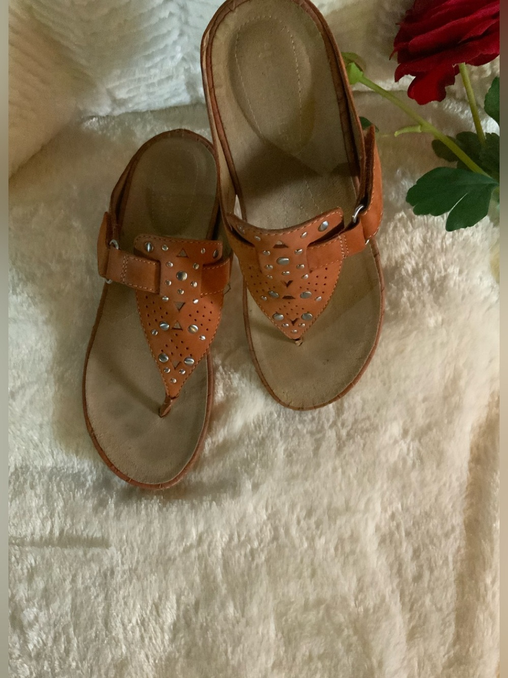 Naturalizer- Women's Orange Studded slightly worn Thong Sandals.